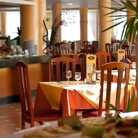 Elba Castillo San Jorge & Antigua 3*