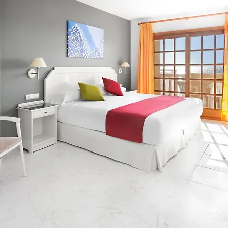 Elba Castillo San Jorge & Antigua 3*